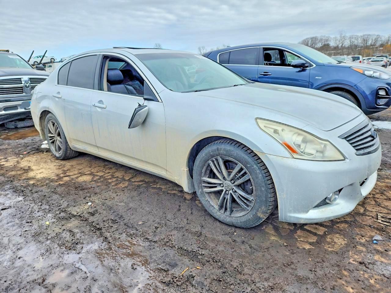 2011 Infiniti G37 Sedan X - Фото 4