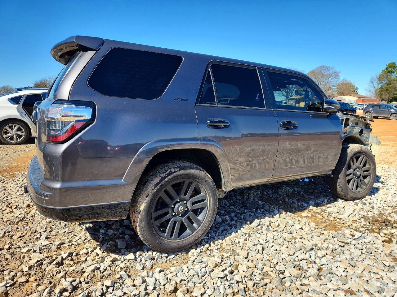 2021 Toyota 4Runner Nightshade Edition - Фото 3