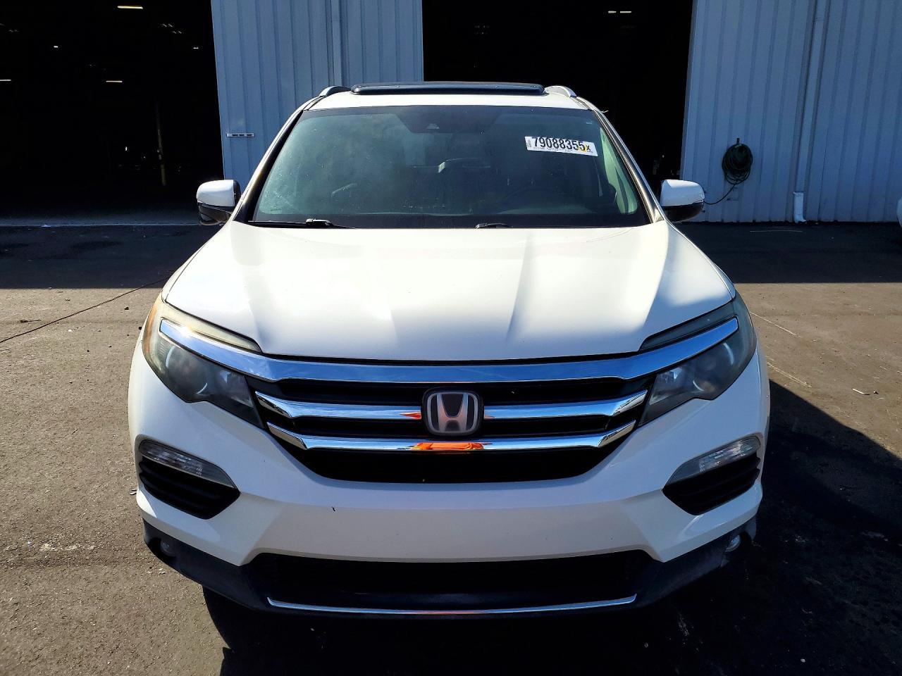 2018 Honda Pilot Touring - Image 5