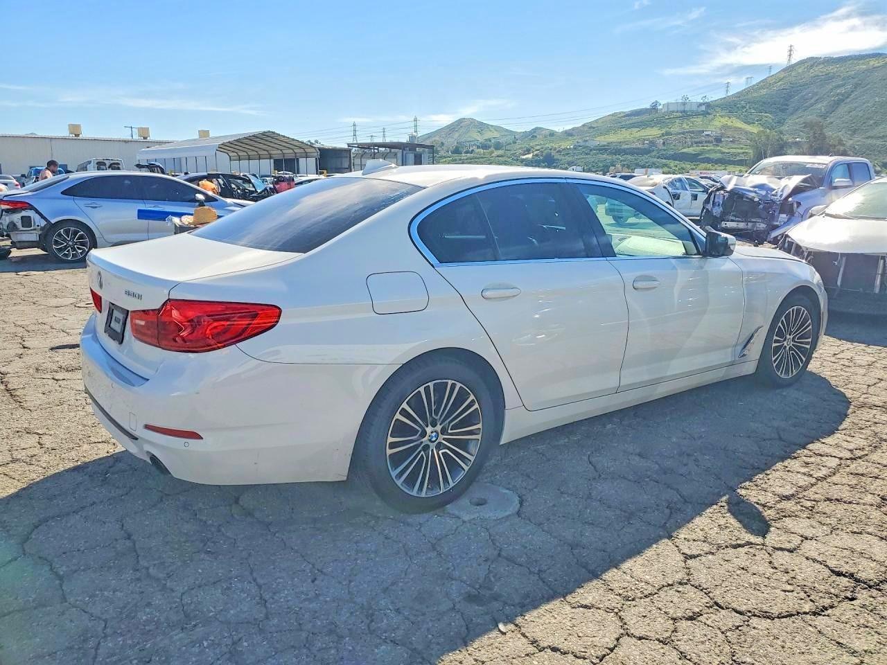 2020 BMW 530 I - Image 3