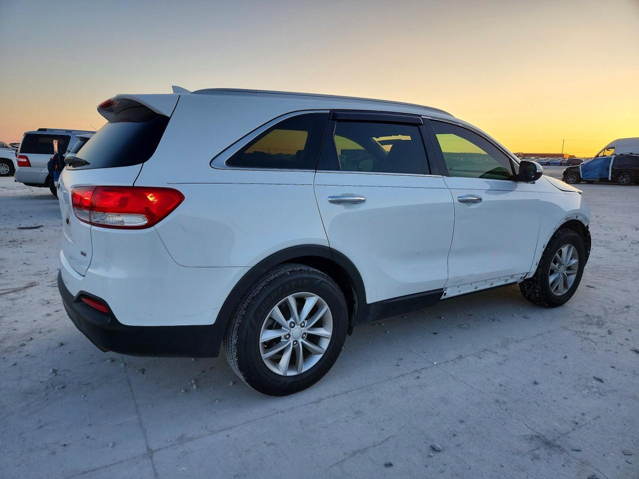 2017 Kia Sorento Lx - Image 3