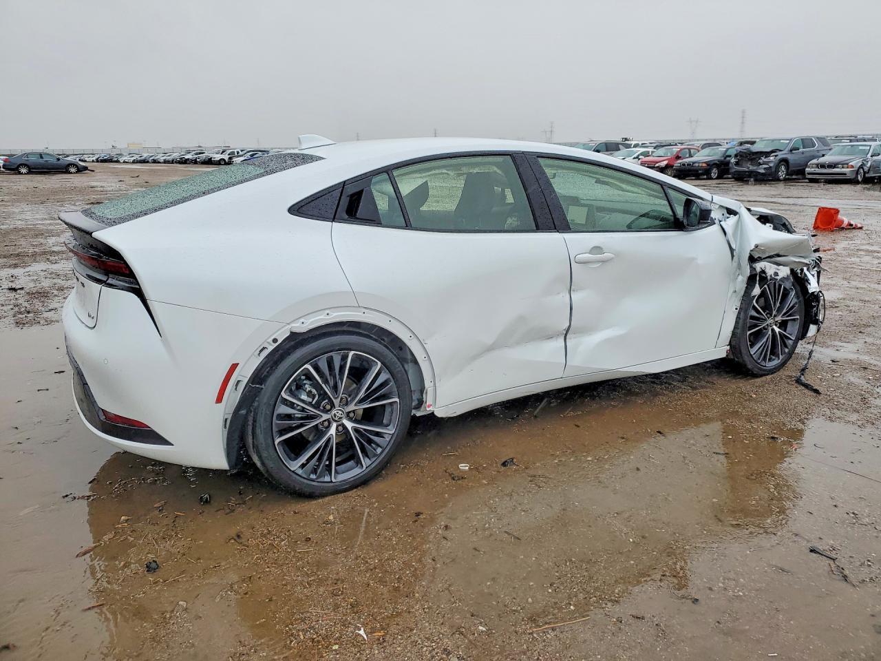 2025 Toyota Prius Le - Фото 3
