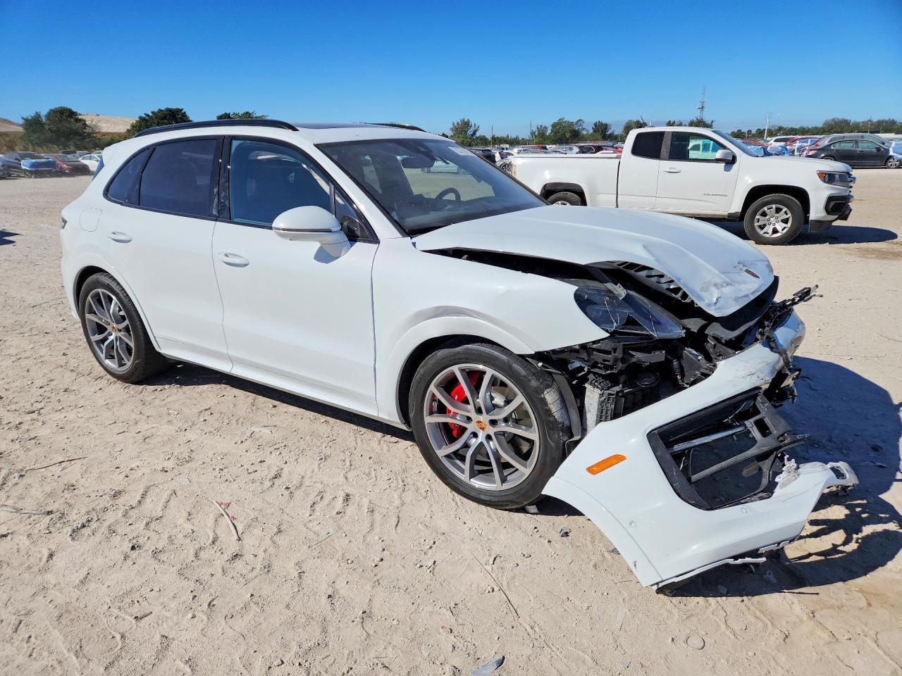 2025 Porsche Cayenne S - Фото 4
