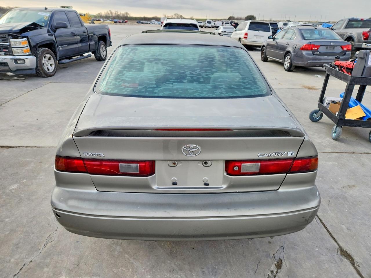 1999 Toyota Camry Le - Фото 6