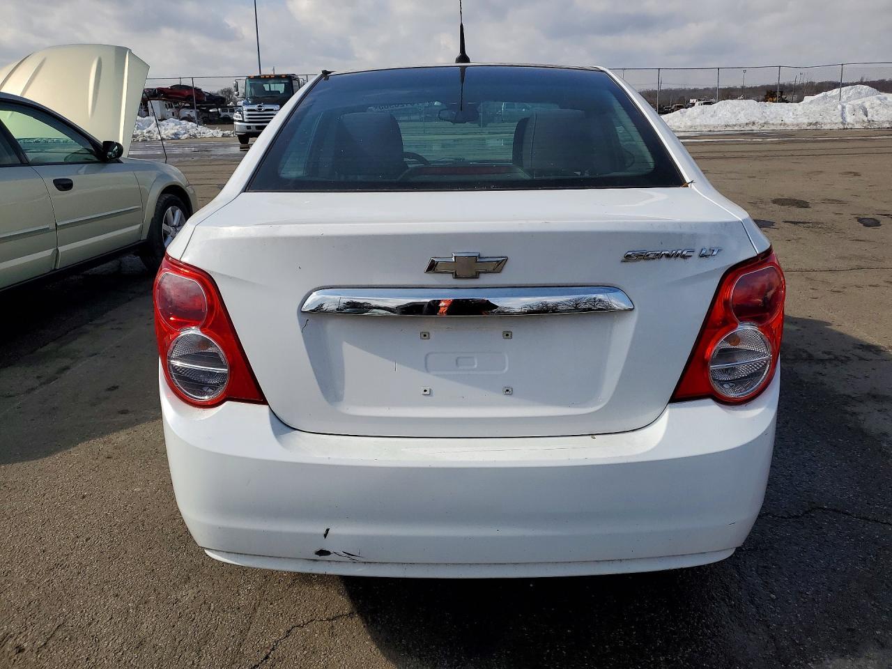 2012 Chevrolet Sonic Lt - Image 6