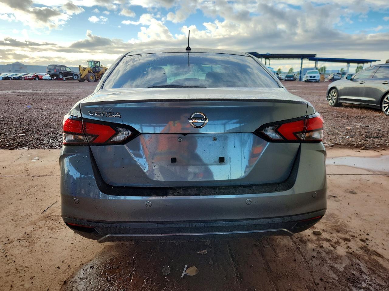 2020 Nissan Versa S - Фото 6