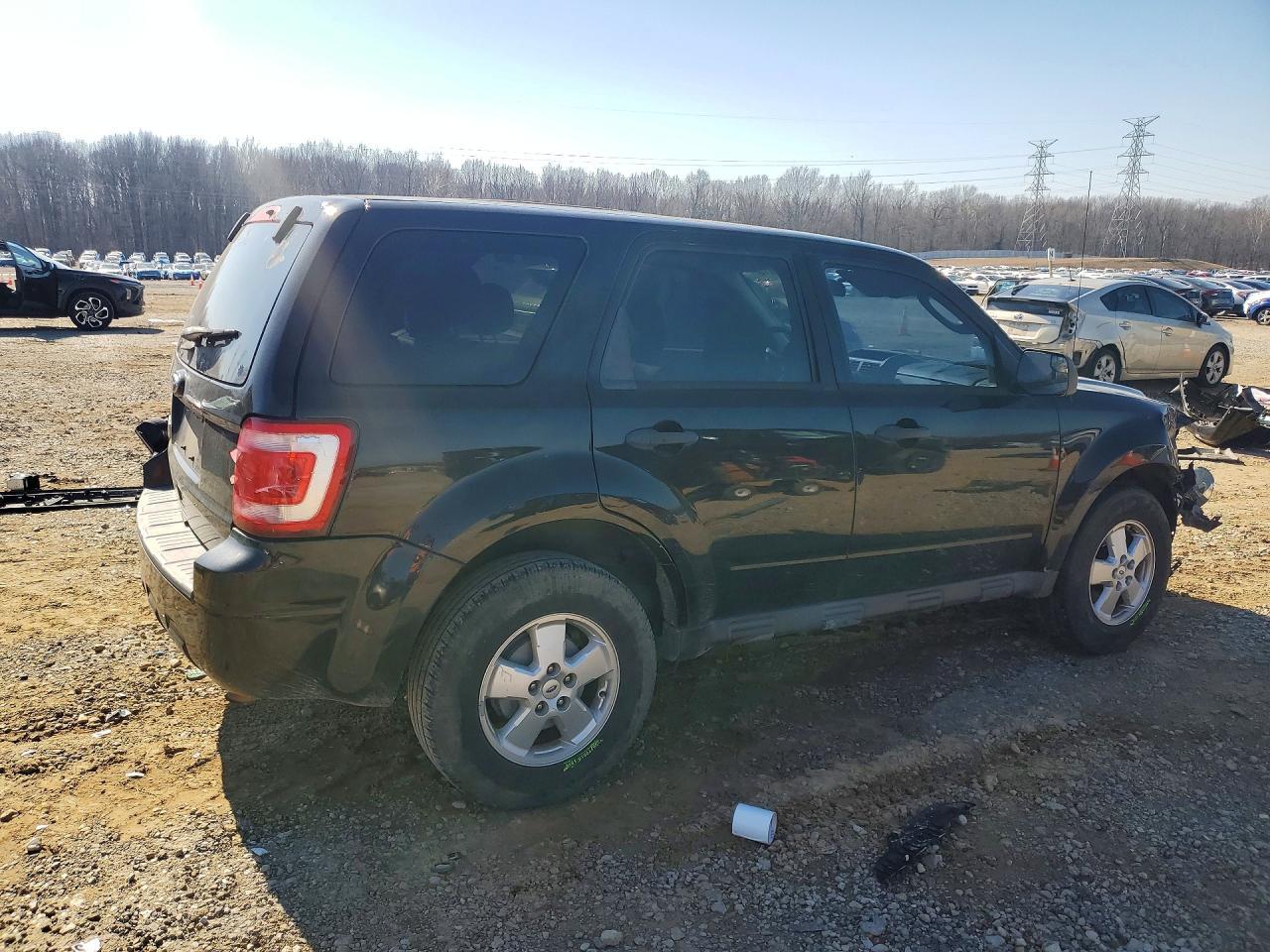 2011 Ford Escape Xls - Фото 3