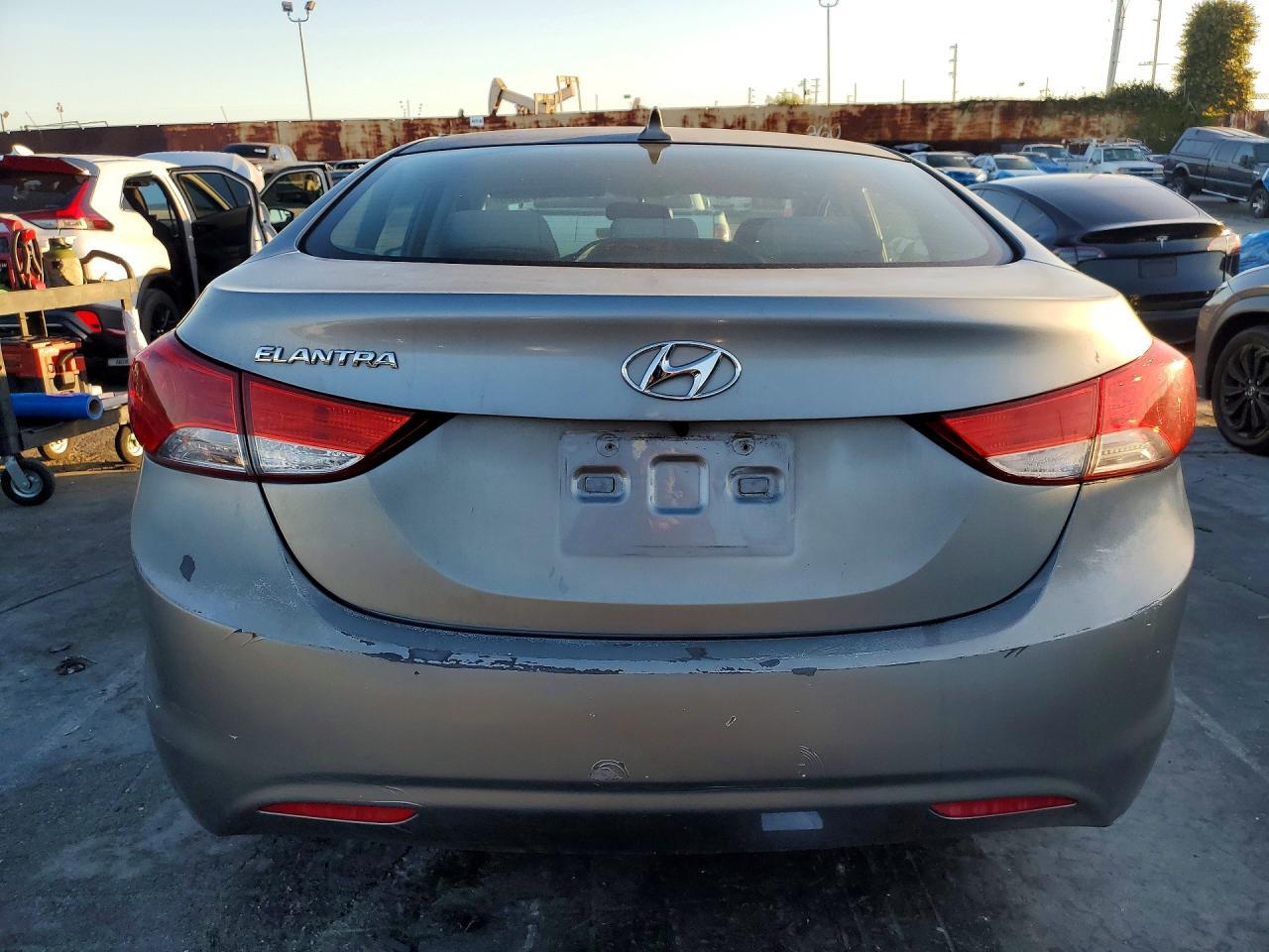 2013 Hyundai Elantra Gls - Фото 6