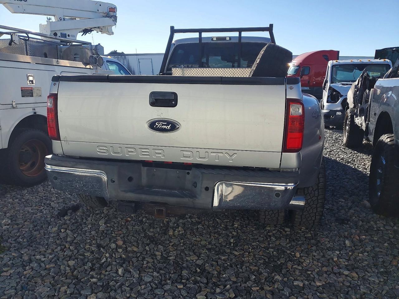 2010 Ford F350 Super Duty - Фото 6
