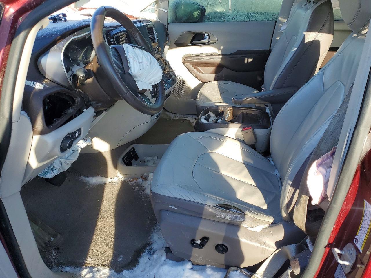 2017 Chrysler Pacifica Touring L - Image 7