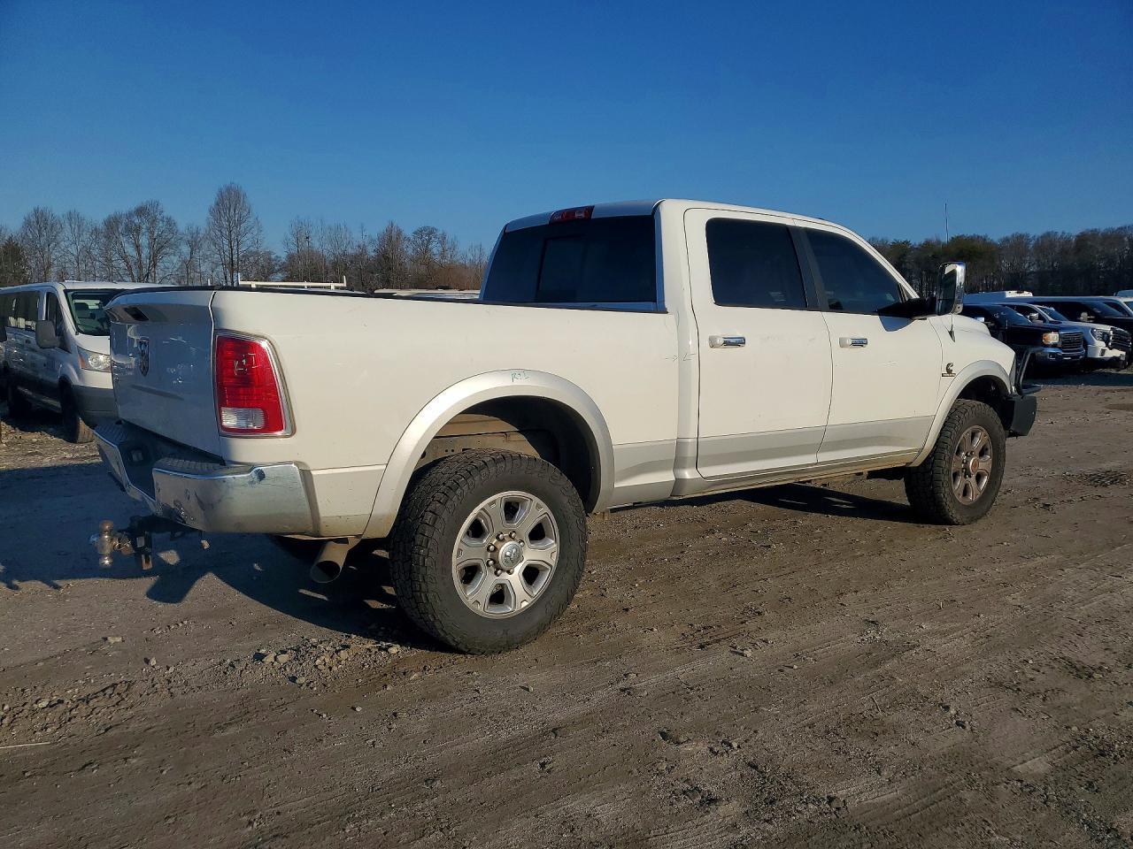 2016 Ram 2500 Laramie - Фото 3