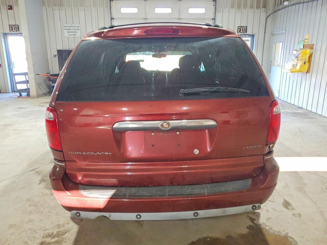 2007 Chrysler Town & Country Limited - Image 6
