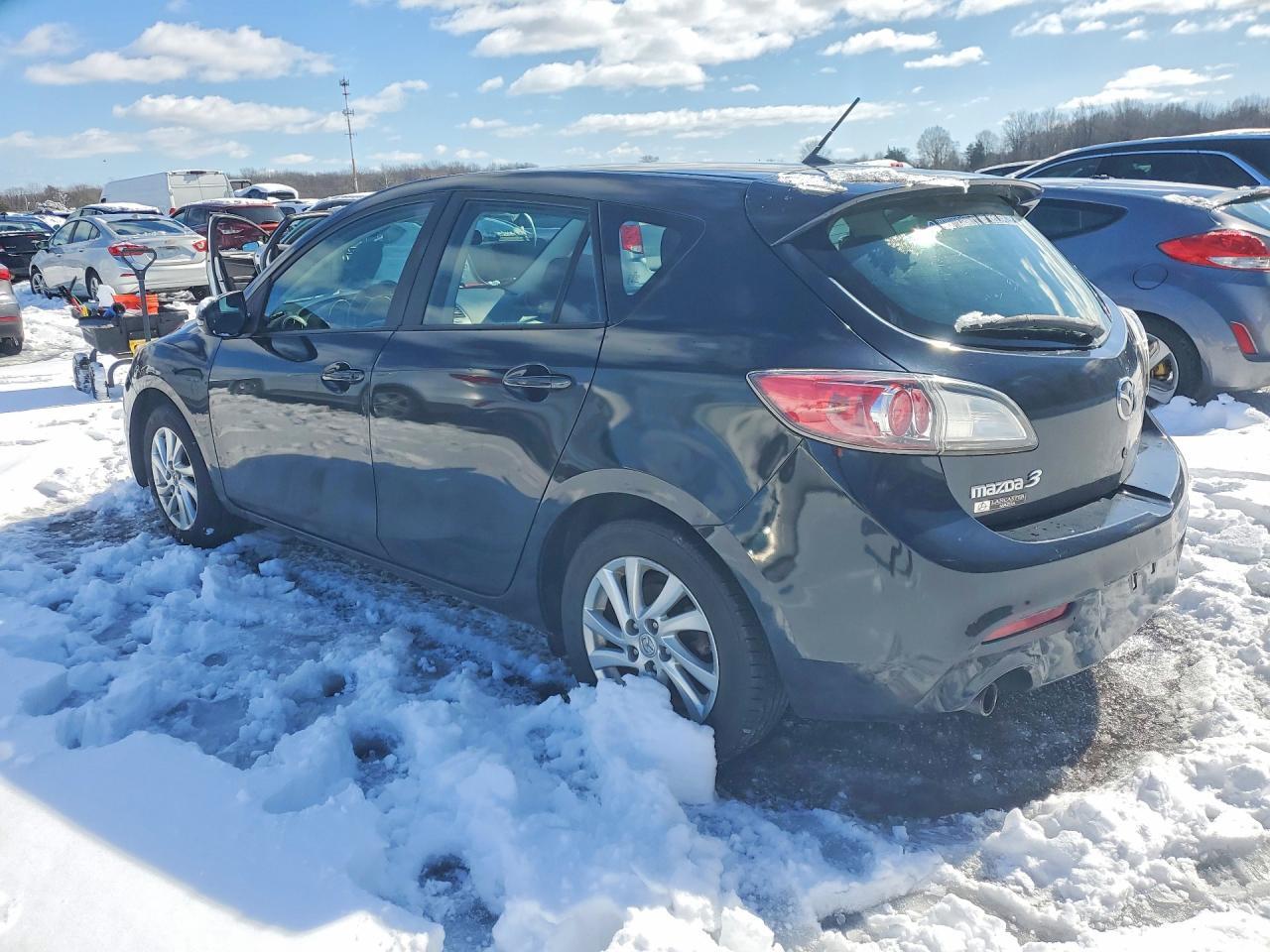 2012 Mazda 3 I - Image 2