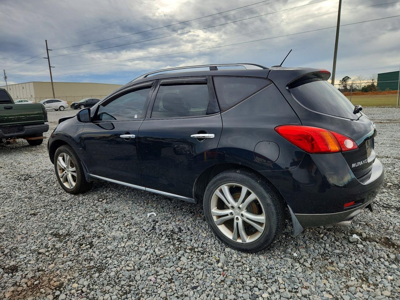 2010 Nissan Murano S - Image 2