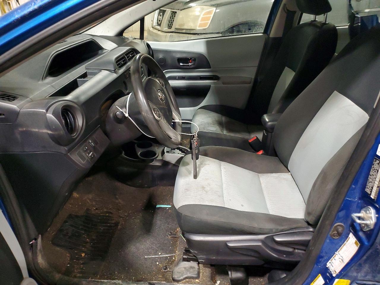 2014 Toyota Prius C - Image 7