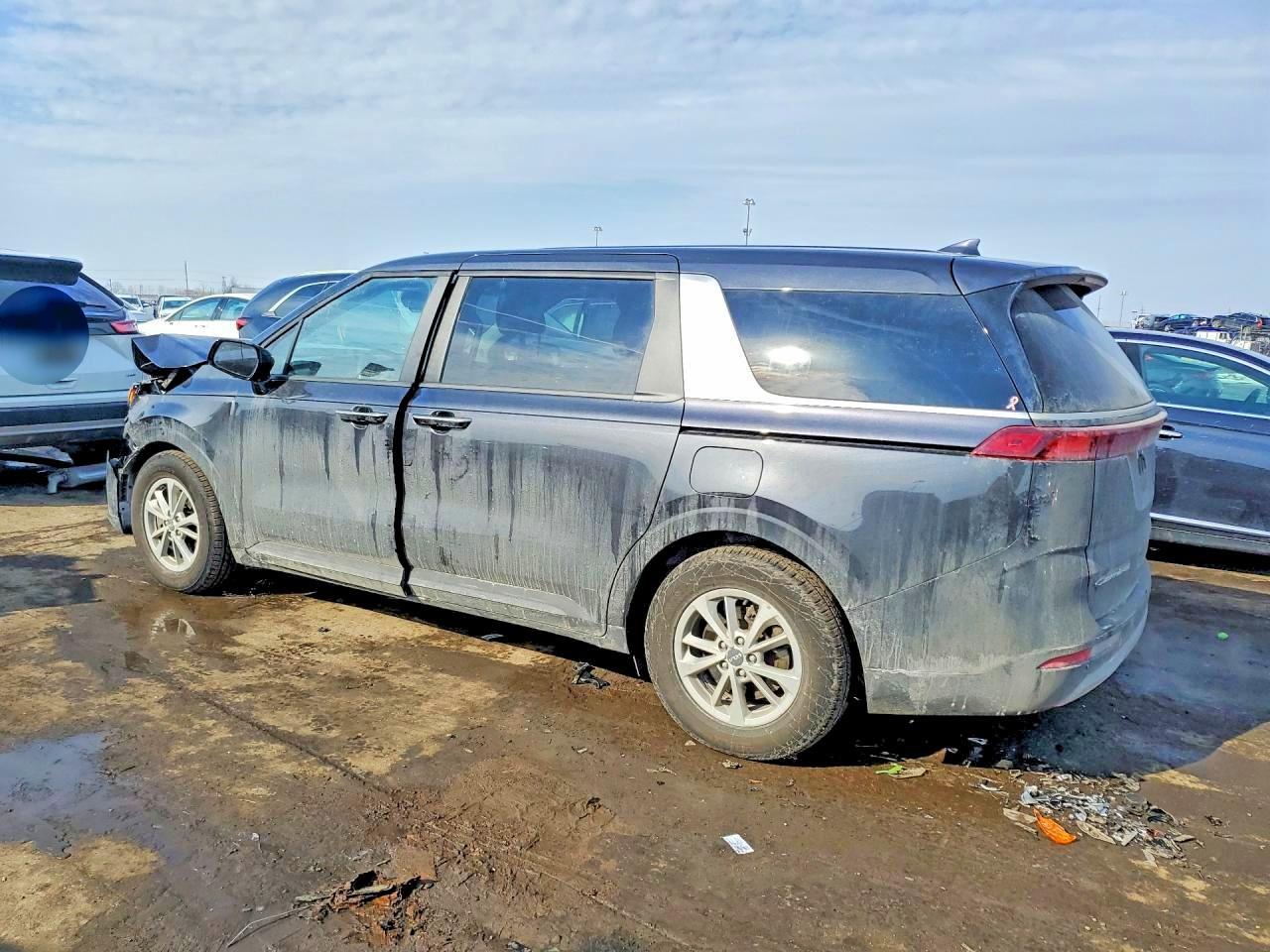 2022 Kia Carnival Lx - Фото 2
