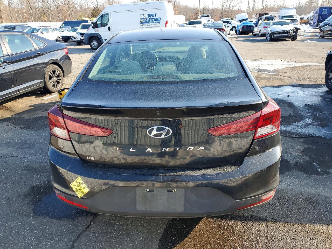 2020 Hyundai Elantra Se - Image 6