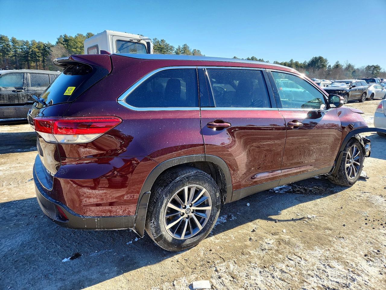 2019 Toyota Highlander Xle - Фото 3