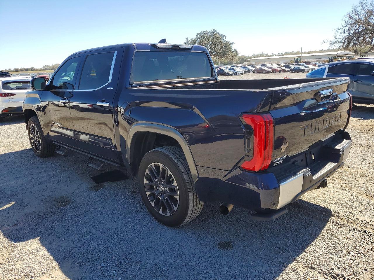 2025 Toyota Tundra Crewmax Limited - Фото 2