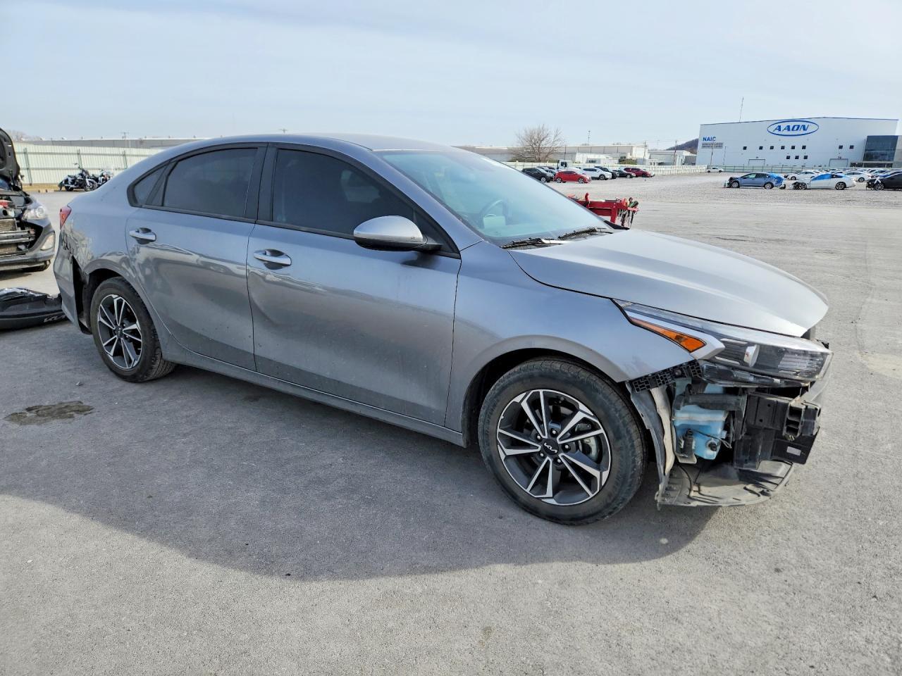 2022 Kia Forte Lxs - Image 4