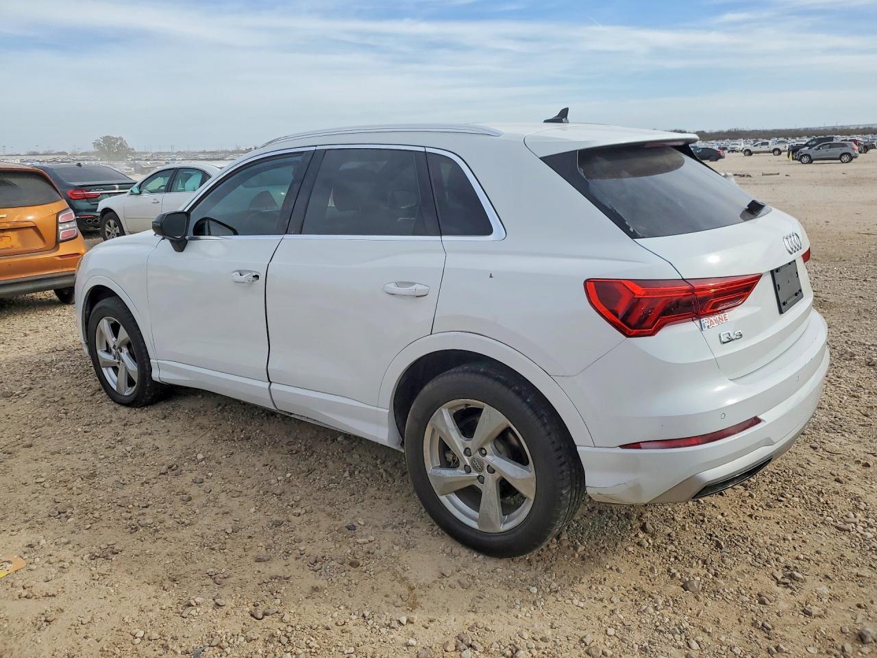 2020 Audi Q3 Premium - Фото 2