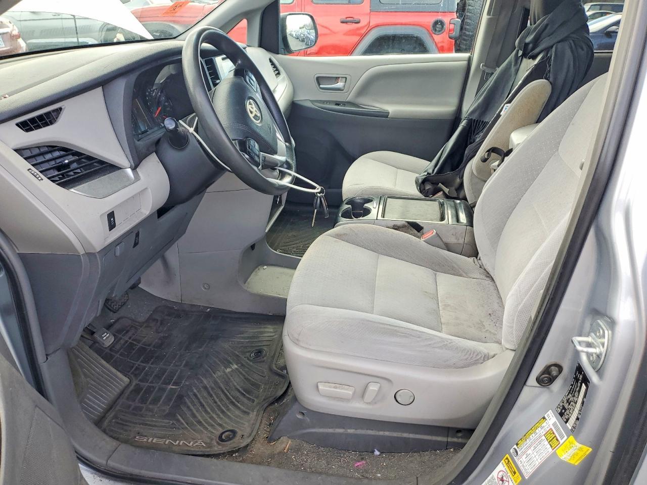 2015 Toyota Sienna Le - Фото 7