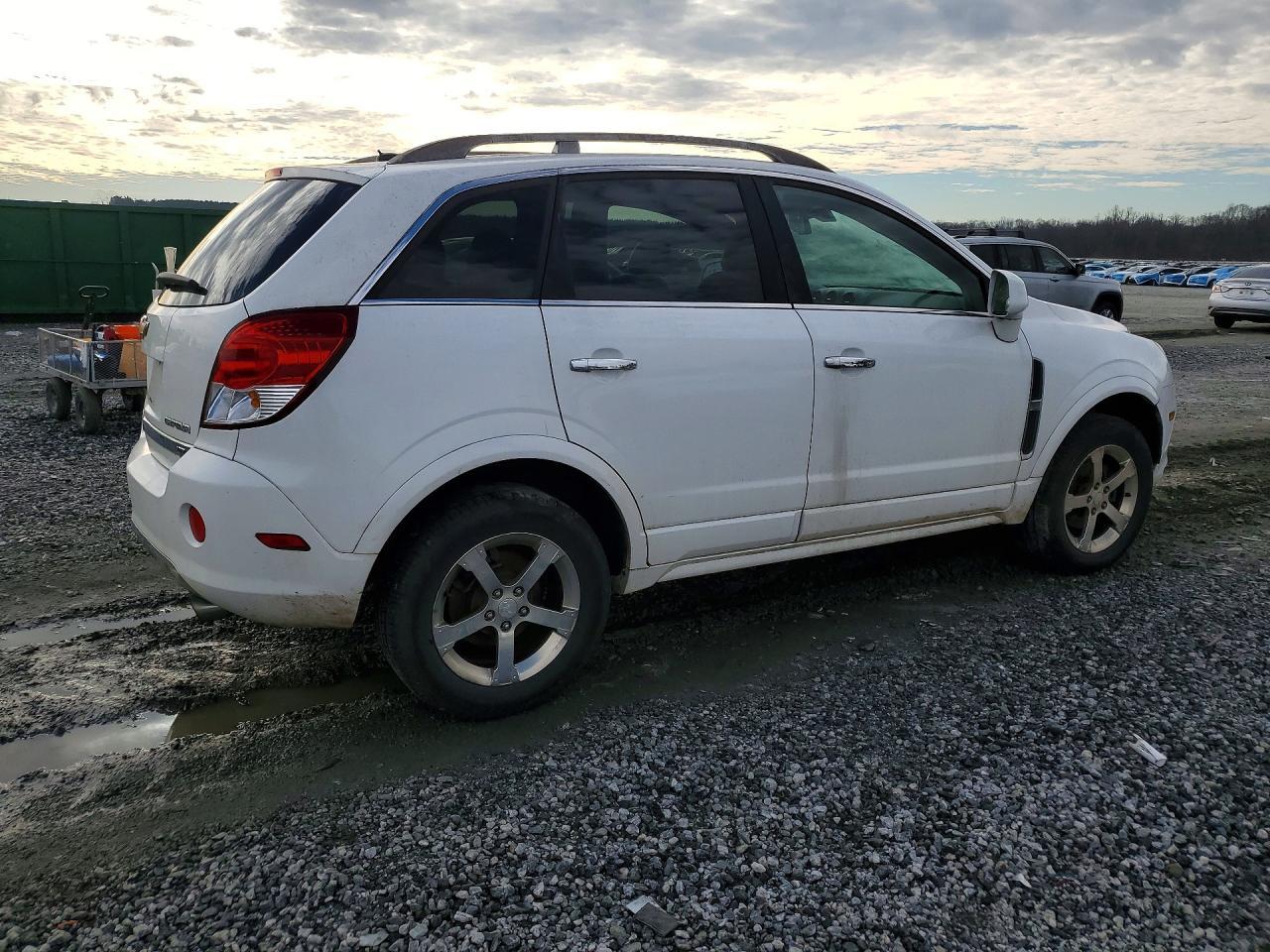 2012 Chevrolet Captiva Sport - Image 3