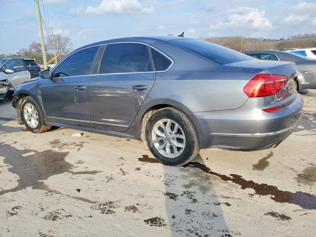 2016 Volkswagen Passat S - Image 2
