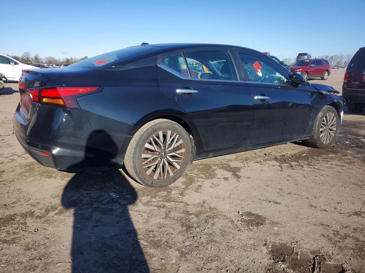 2023 Nissan Altima - Фото 3