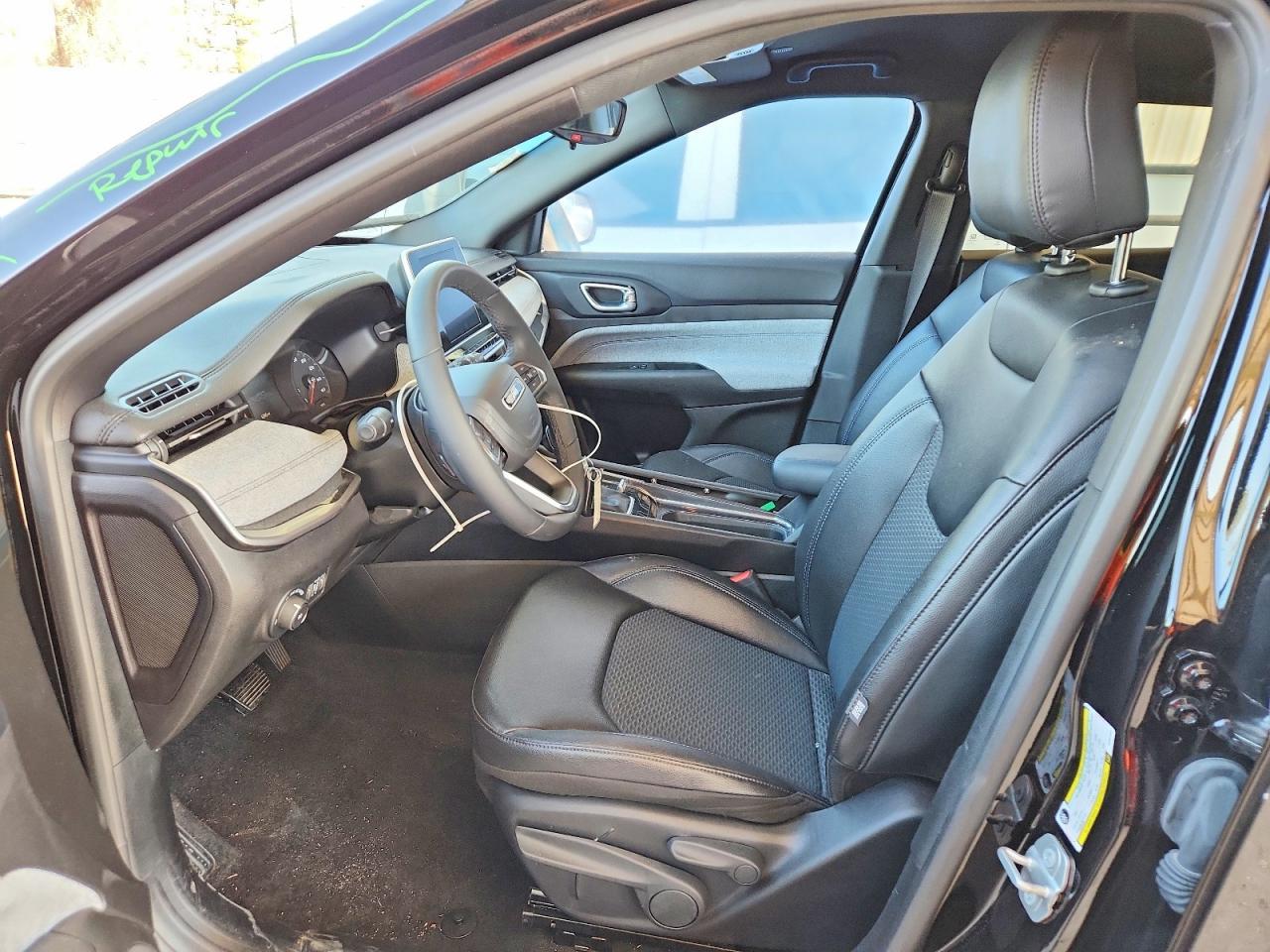 2025 Jeep Compass Latitude - Фото 7