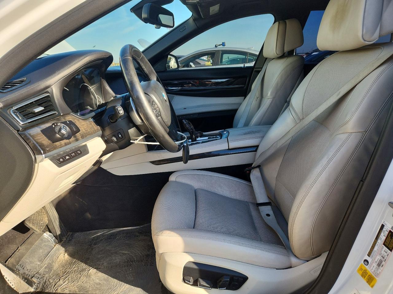 2015 BMW 750 Li - Фото 7