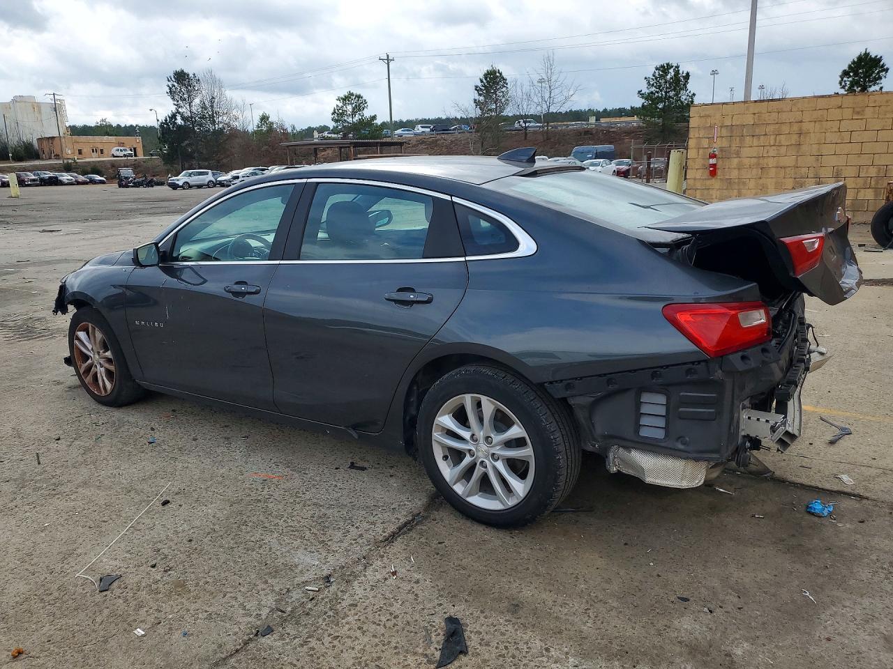 2018 Chevrolet Malibu Lt - Image 2
