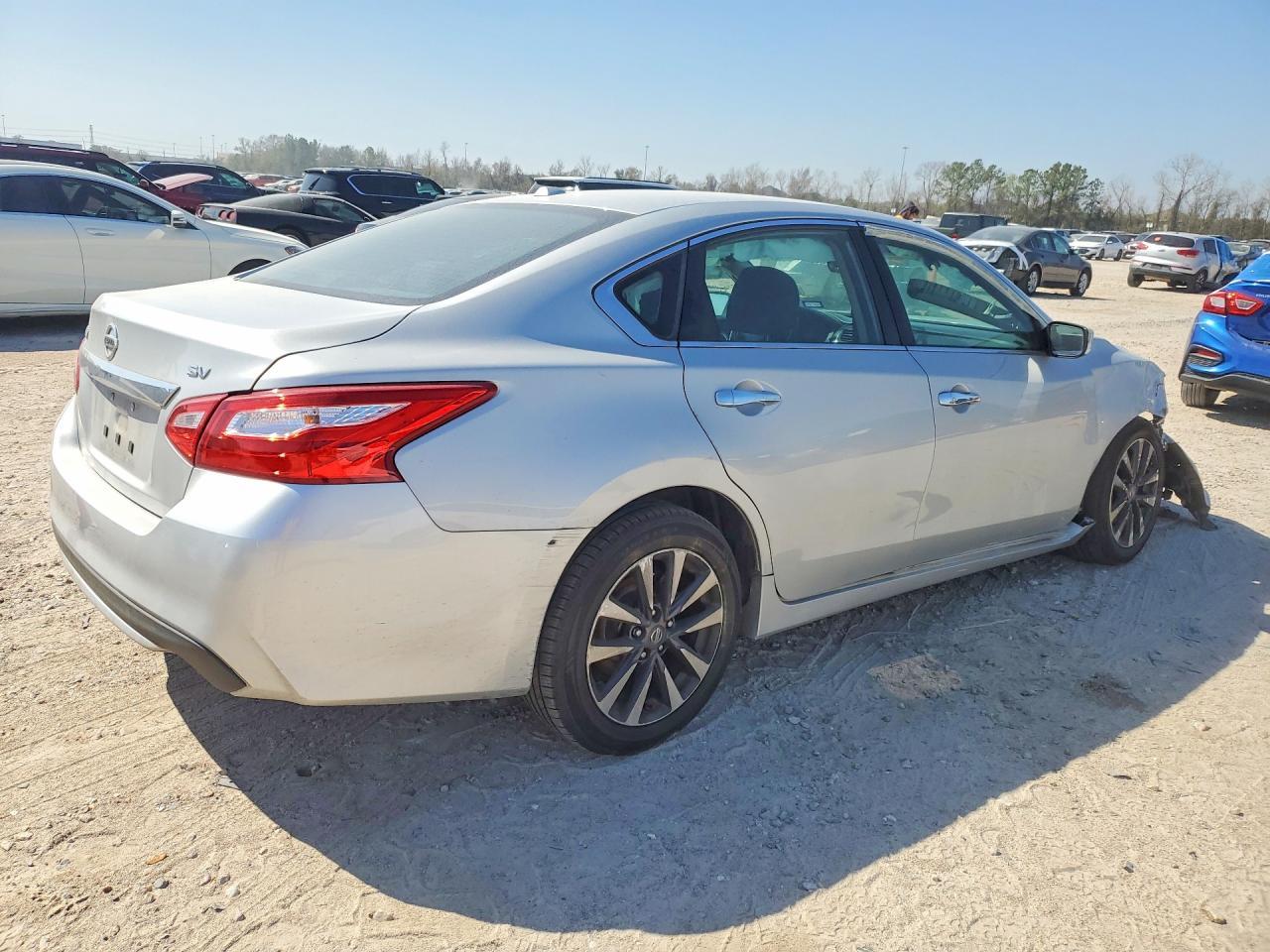 2016 Nissan Altima 2.5 - Фото 3