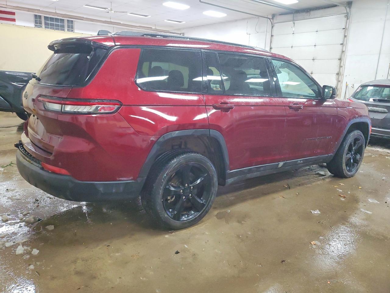 2024 Jeep Grand Cherokee L Laredo - Image 3