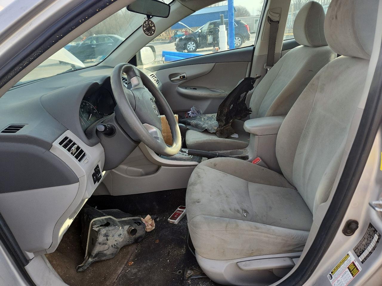 2010 Toyota Corolla Base - Фото 7
