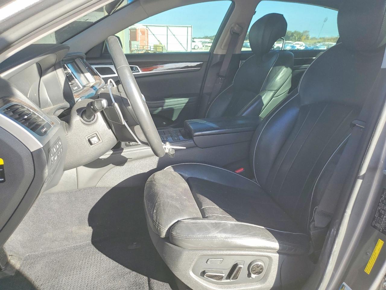 2015 Hyundai Genesis 3.8L - Image 7