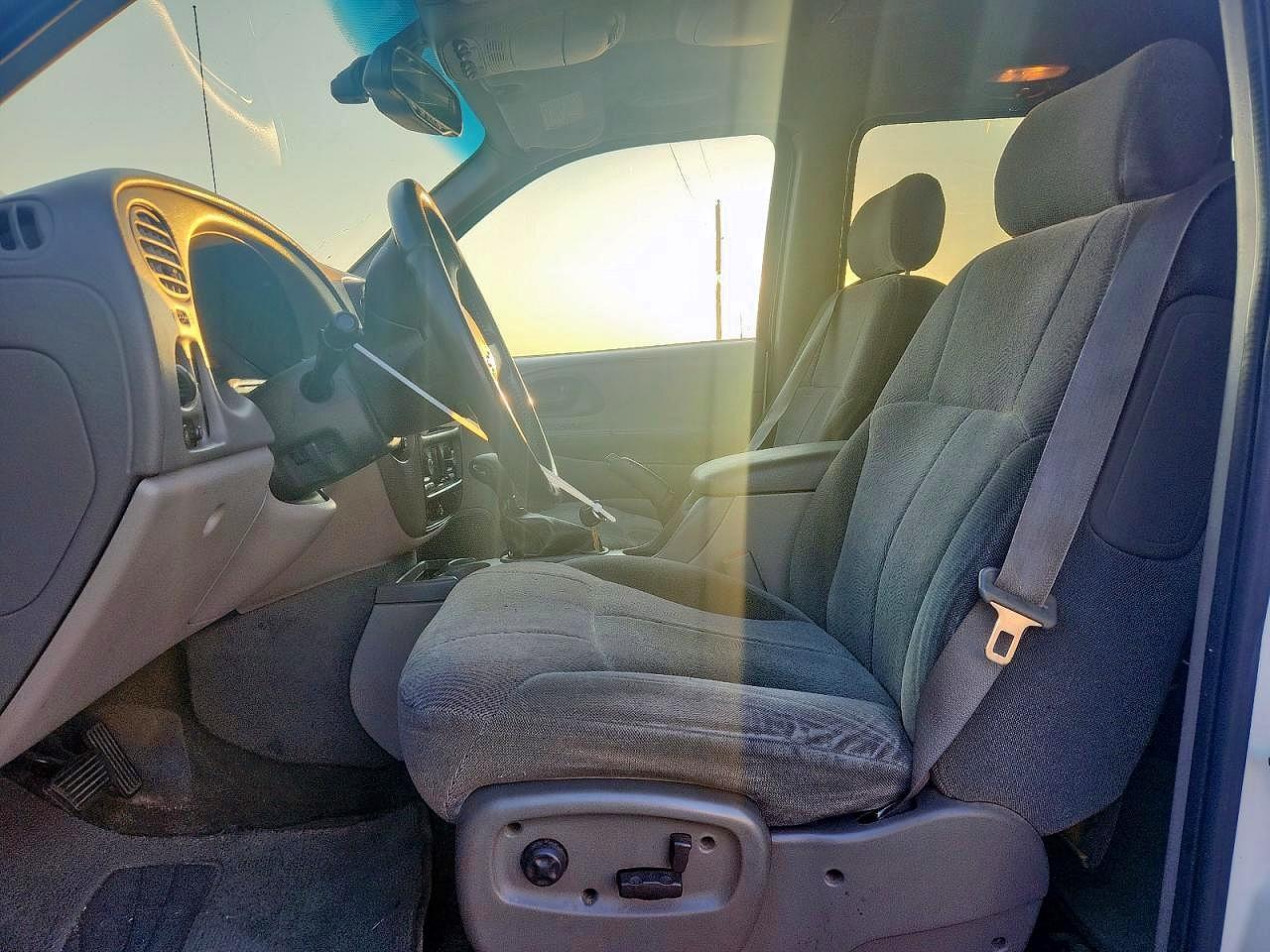 2002 Chevrolet Trailblazr - Image 7
