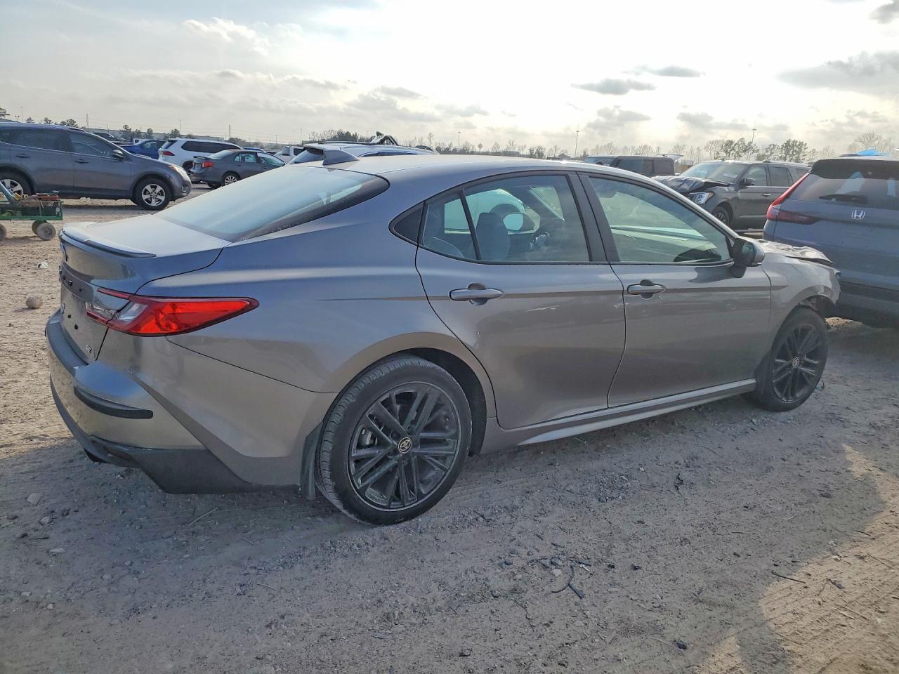 2025 Toyota Camry Xse - Фото 3