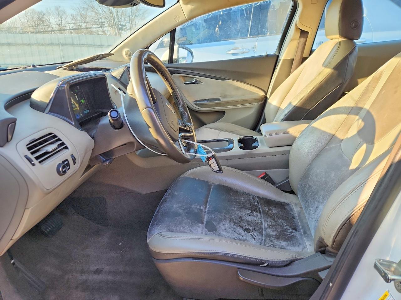 2015 Chev Volt - Фото 7