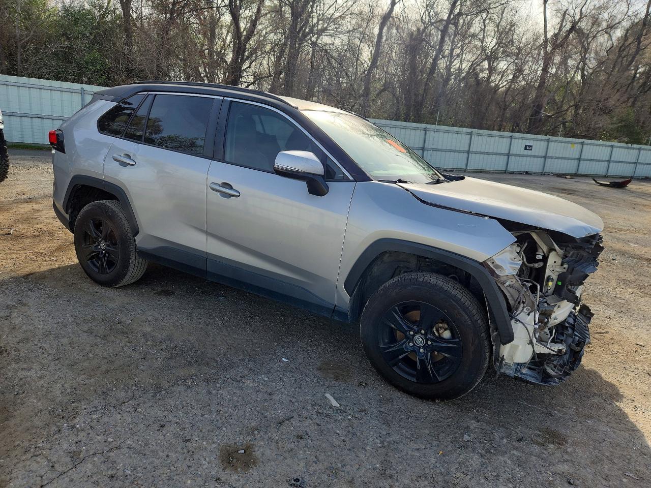 2020 Toyota Rav4 Xle - Фото 4