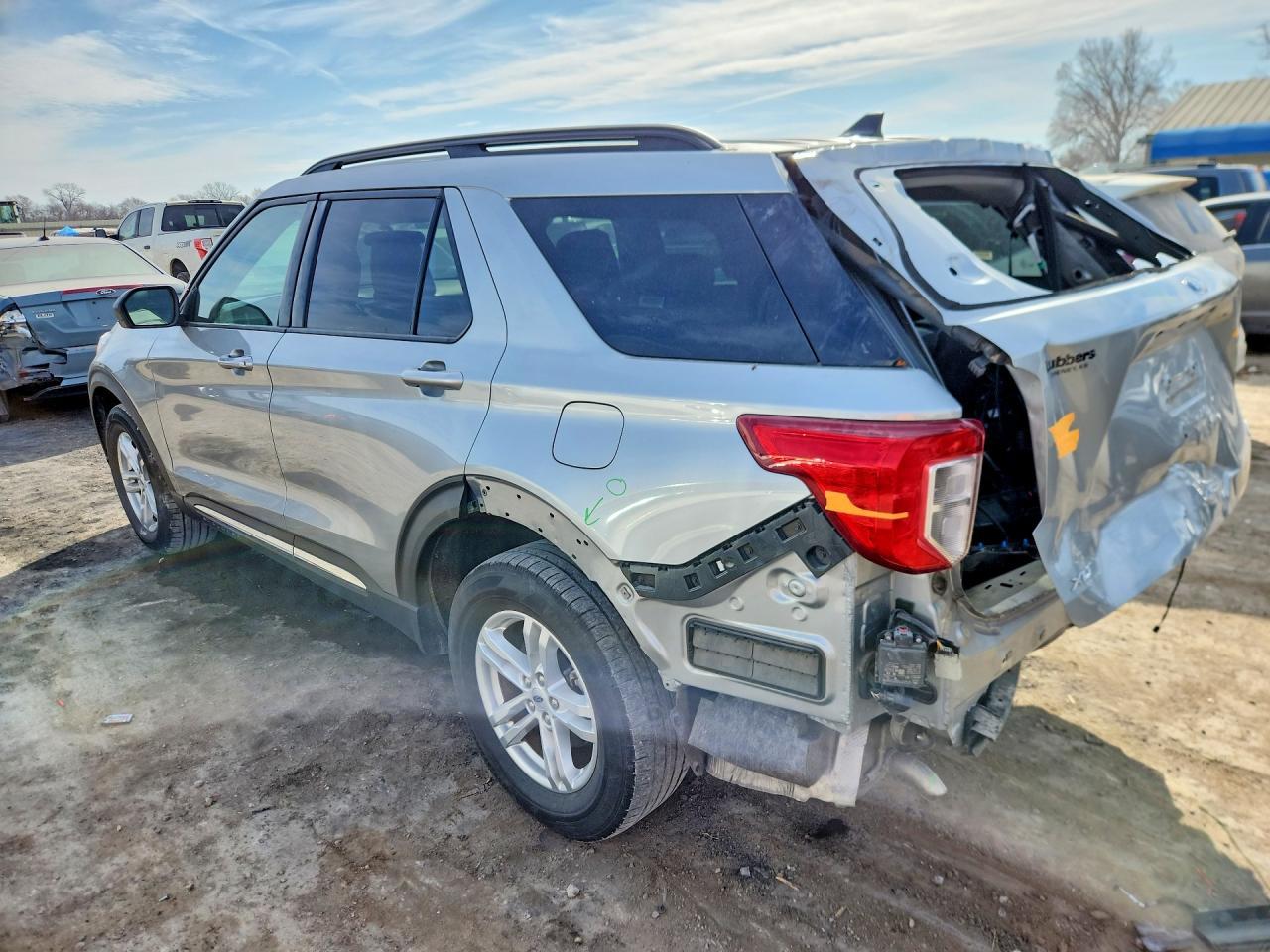 2023 Ford Explorer Xlt - Фото 2