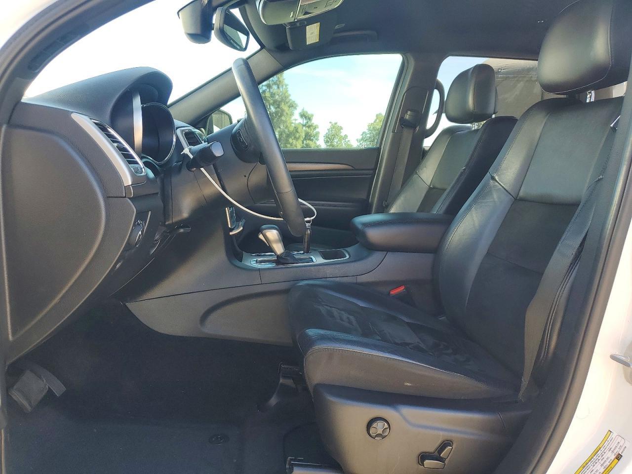 2018 Jeep Grand Cherokee Laredo - Image 7