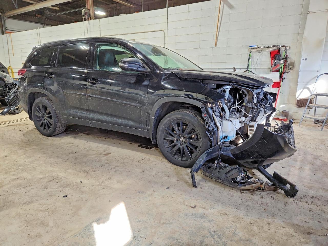 2019 Toyota Highlander Se - Фото 4