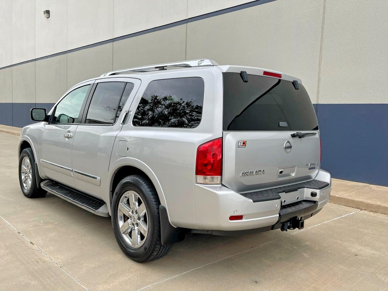 2014 Niss Armada Pla Silvr - Image 3