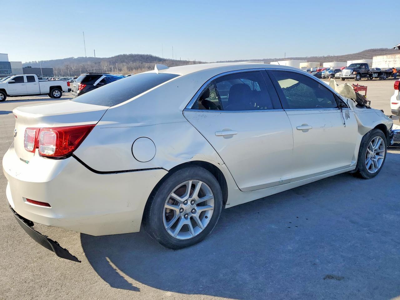 2013 Chevrolet Malibu 2Lt - Image 3