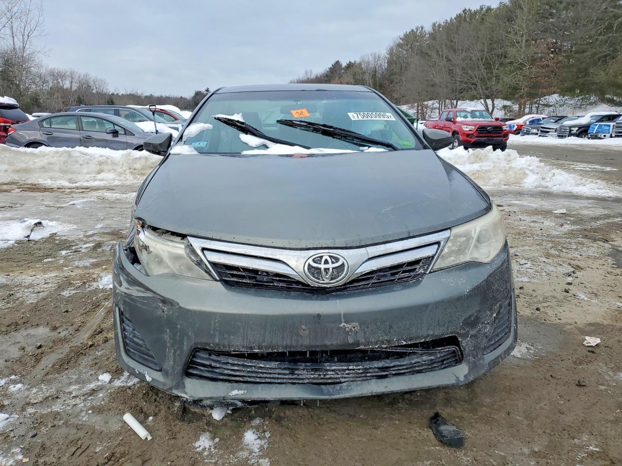 2013 Toyota Camry Le - Фото 5