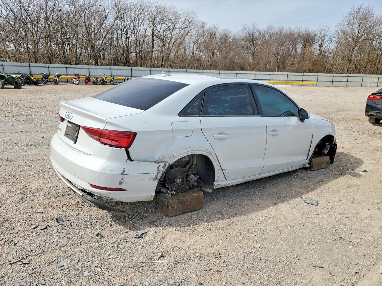 2017 Audi A3 Premium - Фото 3