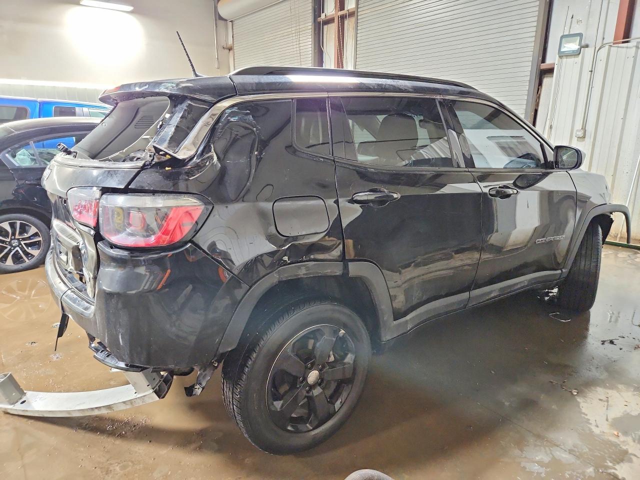 2021 Jeep Compass Latitude - Image 3