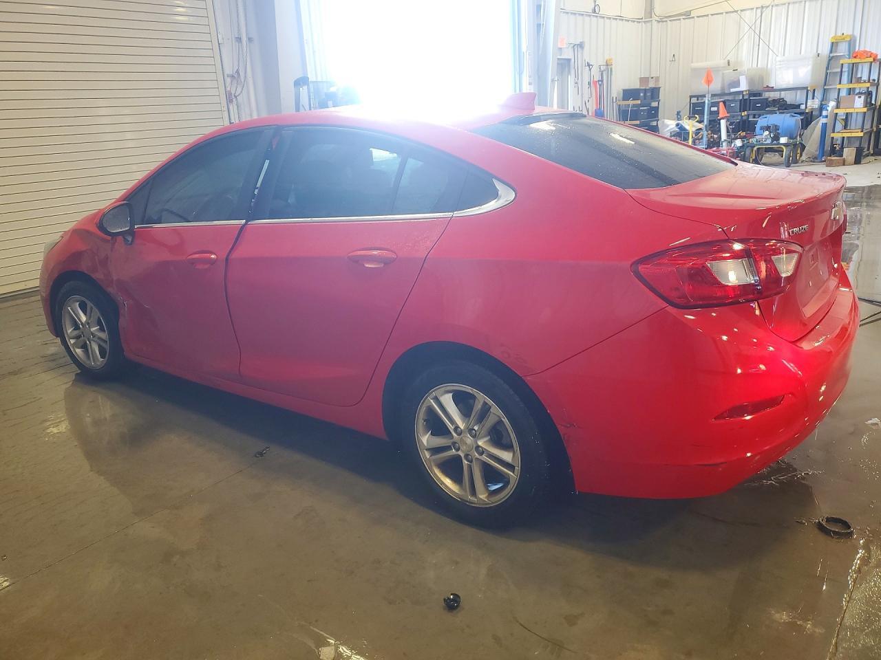 2018 Chevrolet Cruze Lt - Image 2