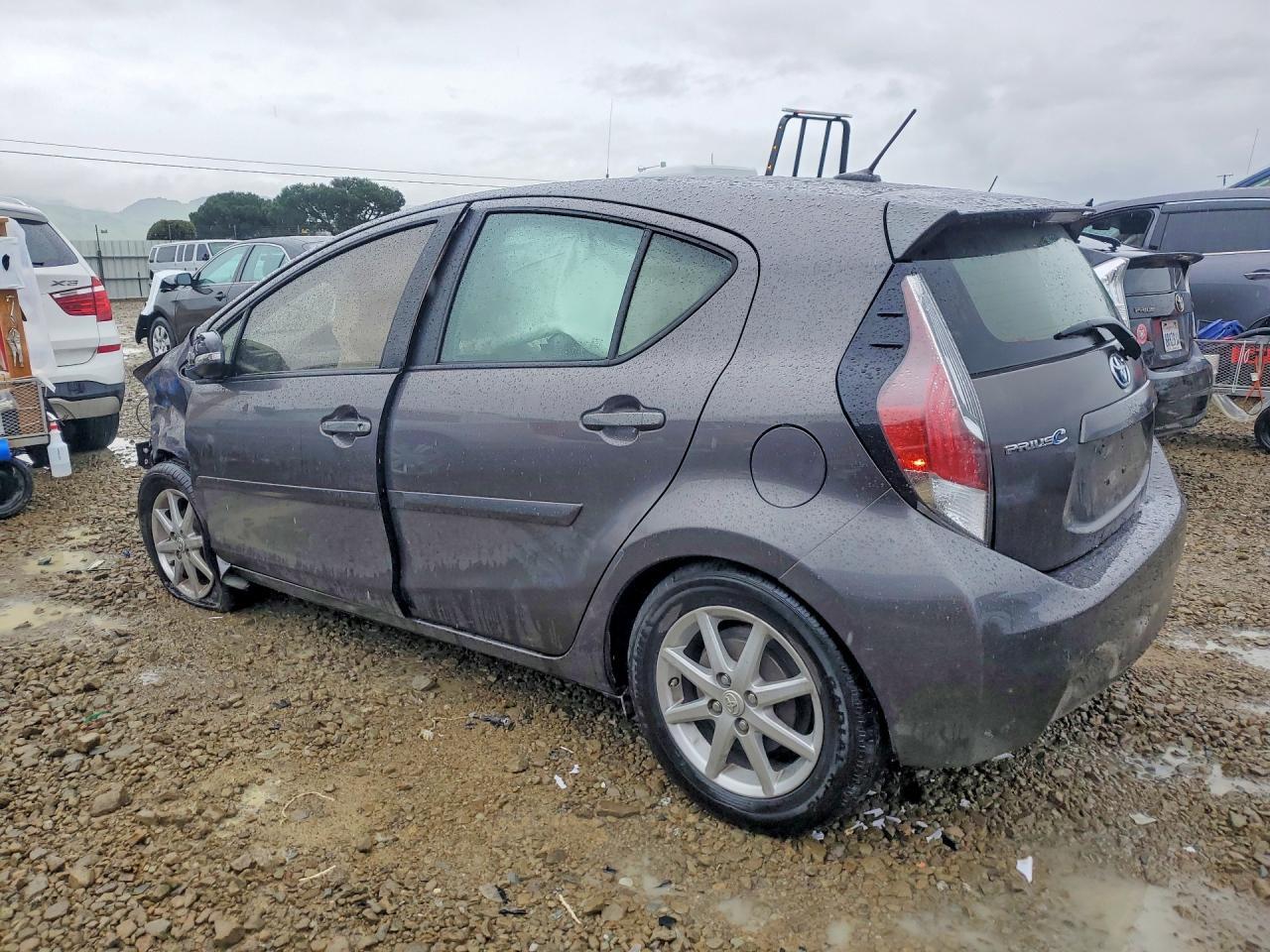 2013 Toyota Prius C - Фото 2